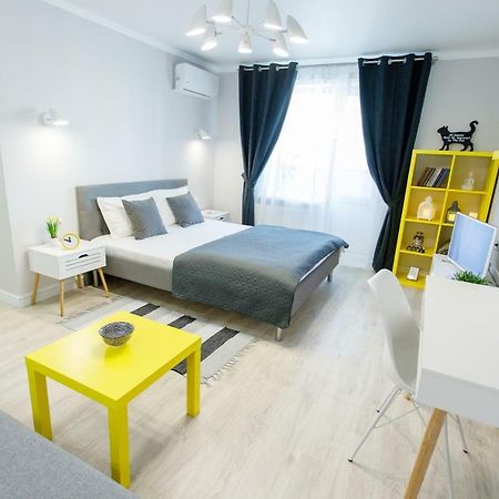 Apart-Hotel "Lavina" Sumy Bagian luar foto