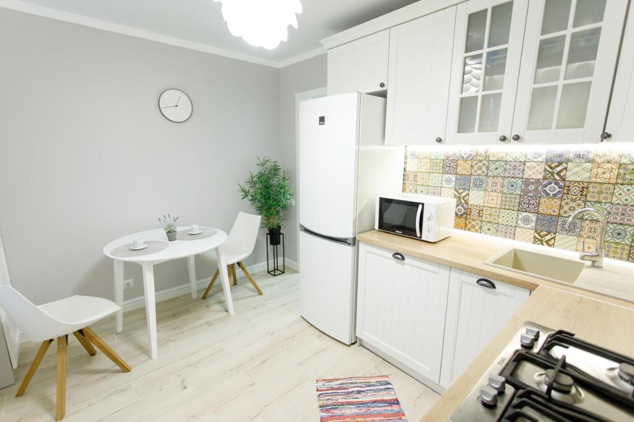 Apart-Hotel "Lavina" Sumy Bagian luar foto