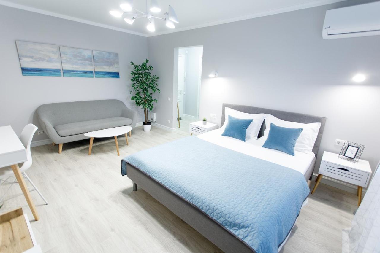 Apart-Hotel "Lavina" Sumy Bagian luar foto