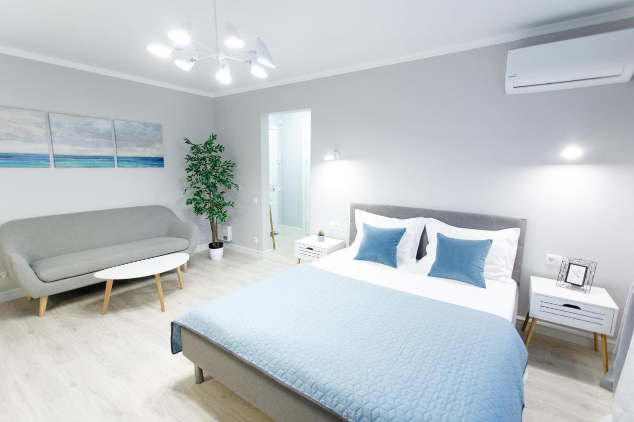 Apart-Hotel "Lavina" Sumy Bagian luar foto