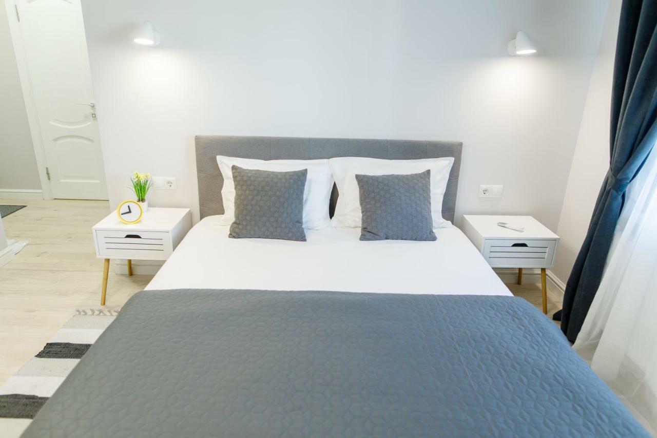Apart-Hotel "Lavina" Sumy Bagian luar foto