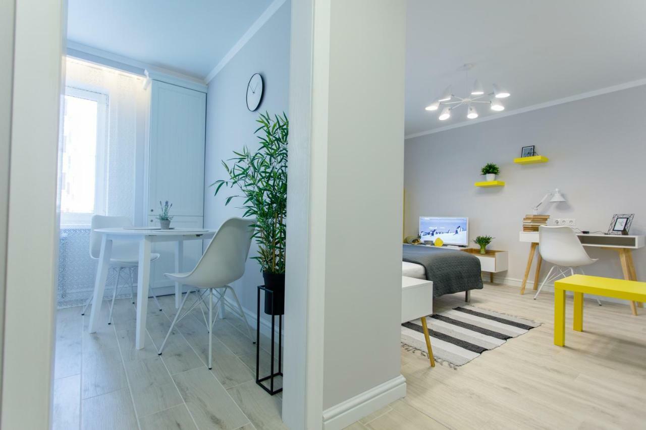 Apart-Hotel "Lavina" Sumy Bagian luar foto