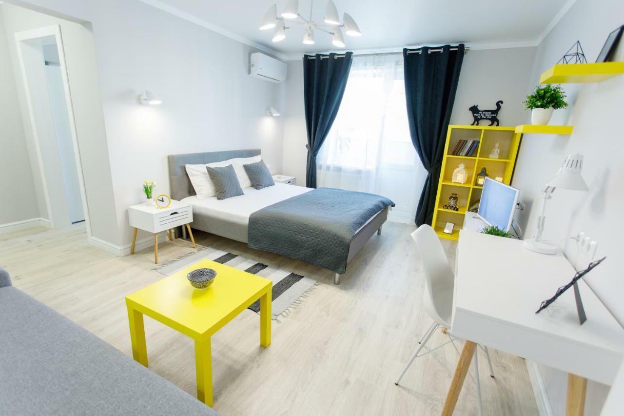 Apart-Hotel "Lavina" Sumy Bagian luar foto
