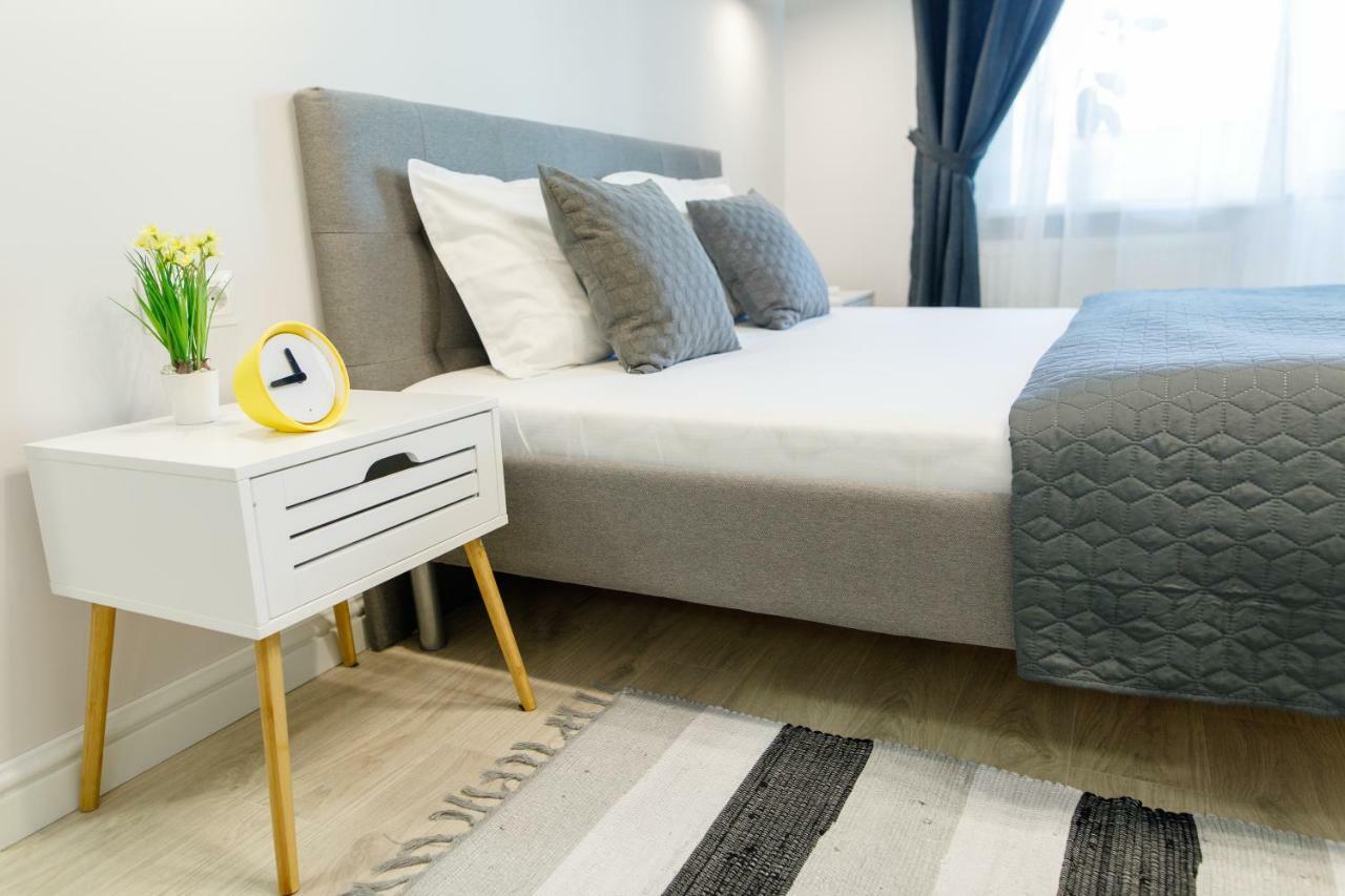 Apart-Hotel "Lavina" Sumy Bagian luar foto